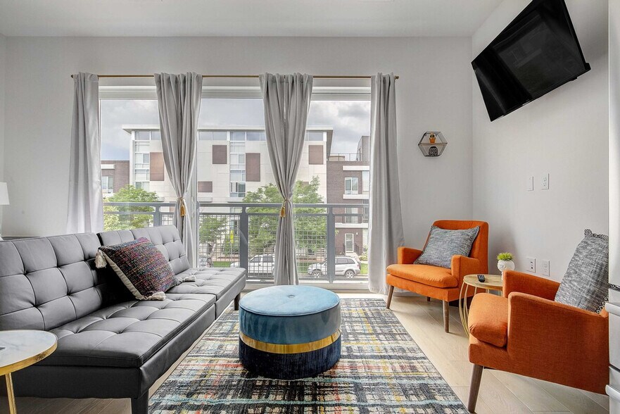 Building Photo - 2530 Lawrence St