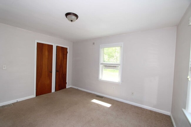 Building Photo - 3 Bed 1 Bath House