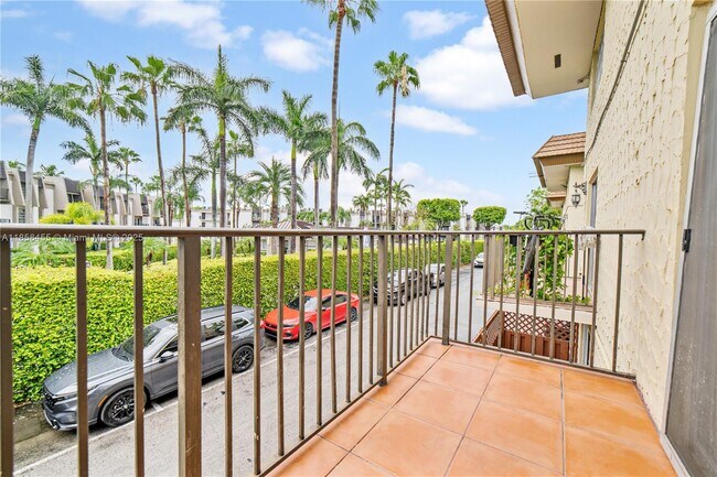 Building Photo - 8650 SW 109th Ave