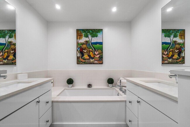 Building Photo - 2320 Las Casitas Dr