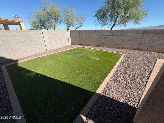 Building Photo - 7709 S 63rd Dr