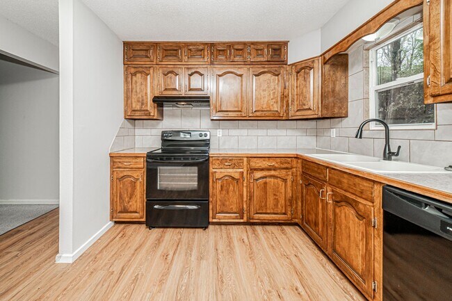 Building Photo - 1107 S Jackson St