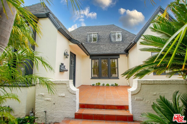Building Photo - 449 S Citrus Ave