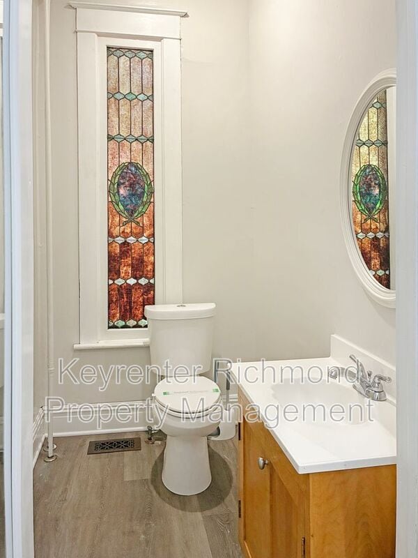 Building Photo - 2020 Floyd Ave