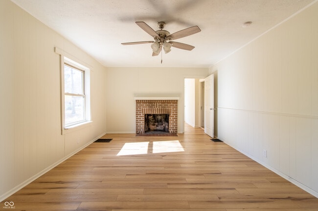 Building Photo - 1730 E 75th St