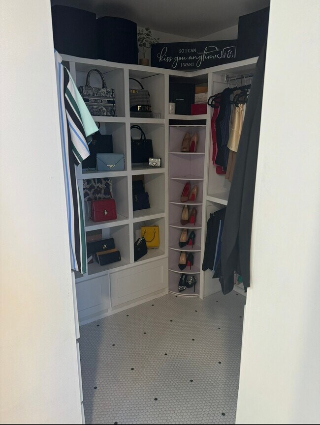 Building Photo - 6437 Dawn Dr