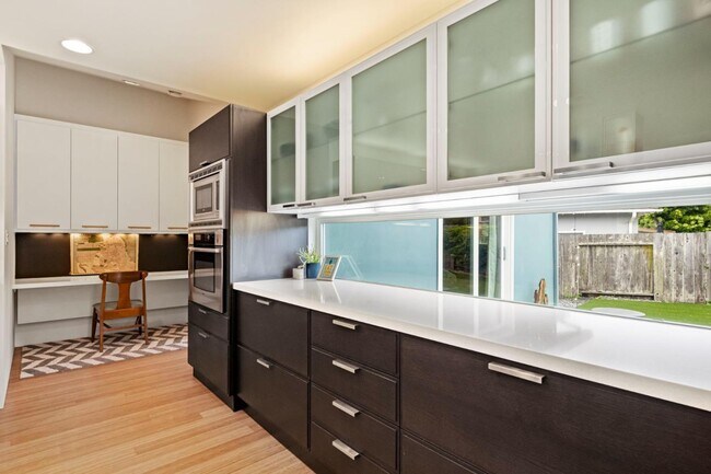 Building Photo - 796 Crespi Dr
