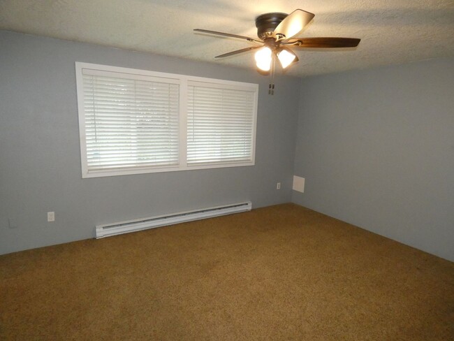 Building Photo - APPLICATION PENDING - West Side Wonderful!