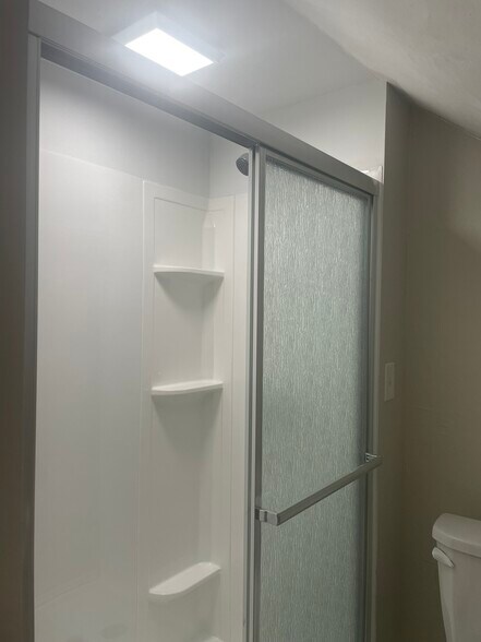 Building Photo - 24 Crown St