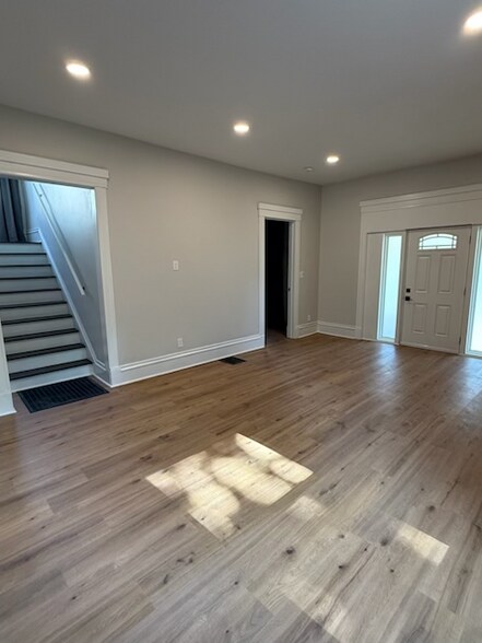 Building Photo - 817 Linwood Blvd