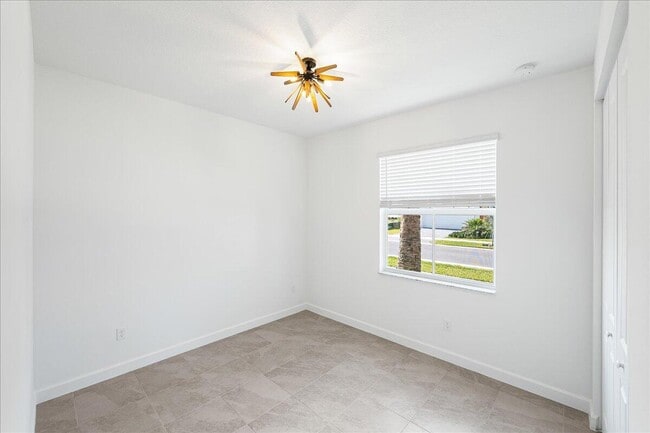 Building Photo - 3527 Angler Dr