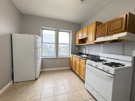 Building Photo - 491 18th Ave