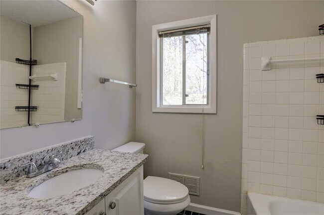 Building Photo - 2585 Walton Way SW