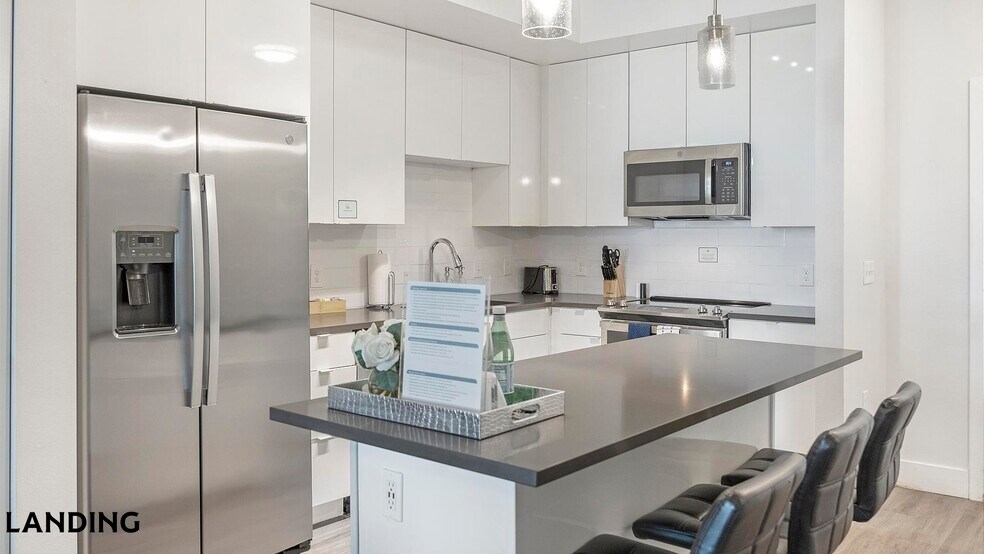 Building Photo - 4950 W Prescott St