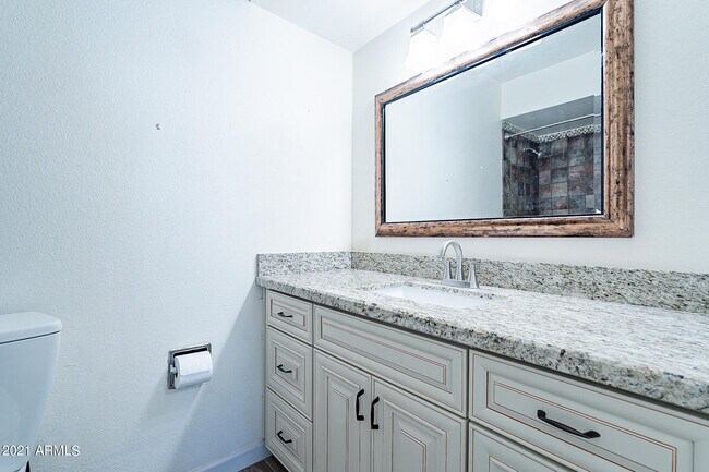 Building Photo - 4353 E Pearce Rd