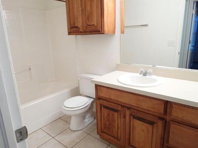 Building Photo - 3416 Chester Terrace