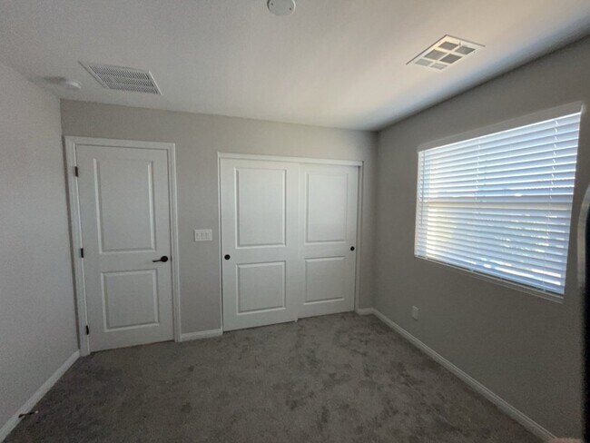 Building Photo - 2122 Bethesda Fountain Rd