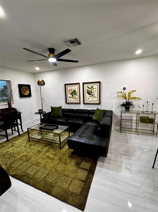 Building Photo - 4101 NW 10th St