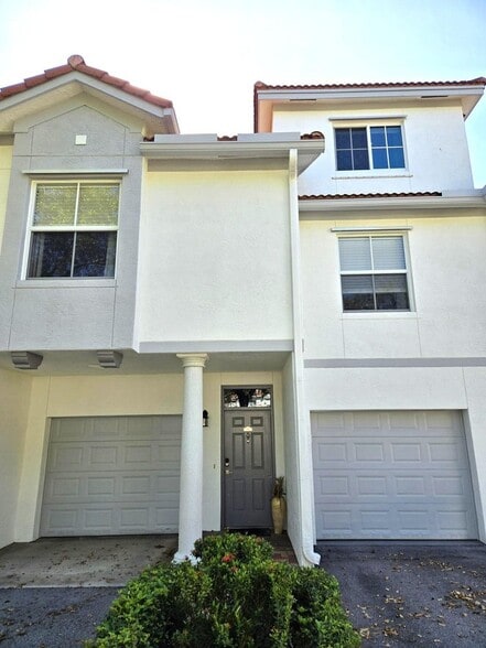 Building Photo - 2024 Alta Meadows Ln