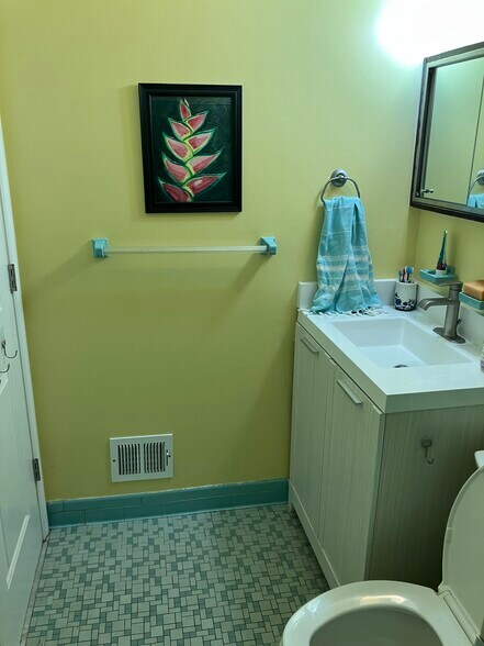 Vintage Bathroom - 9718 48th Pl