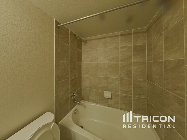Building Photo - 10734 Ridgepole Dr