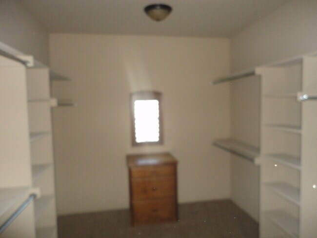 Building Photo - 6611 NE Watts Rd