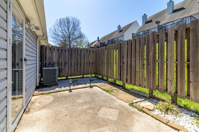 Building Photo - 1035 Nod St