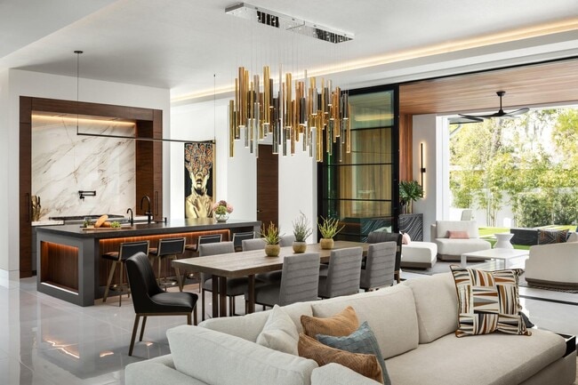 Building Photo - 1221 Richmond Rd