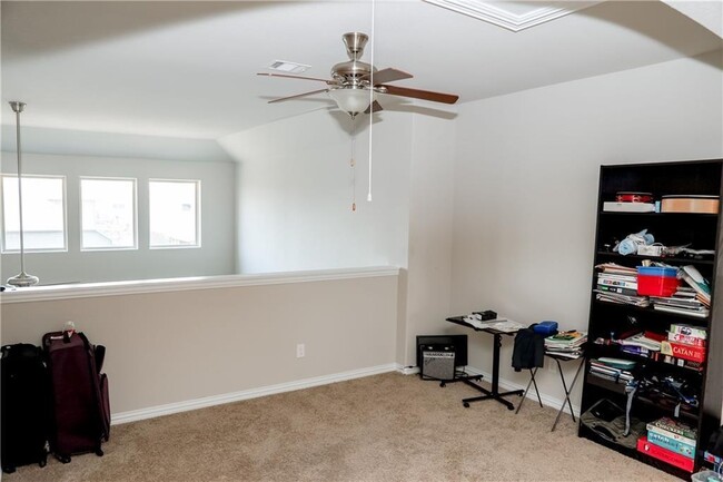 Building Photo - 348 Vista Gardens Dr