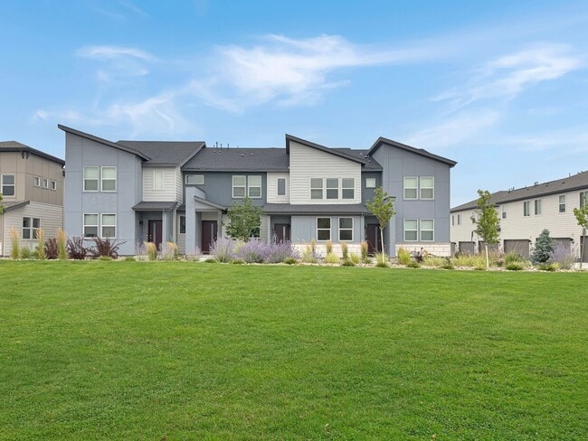 Primary Photo - $0 DEPOSIT OPTION. BRIGHT AND SPACIOUS 3-B...