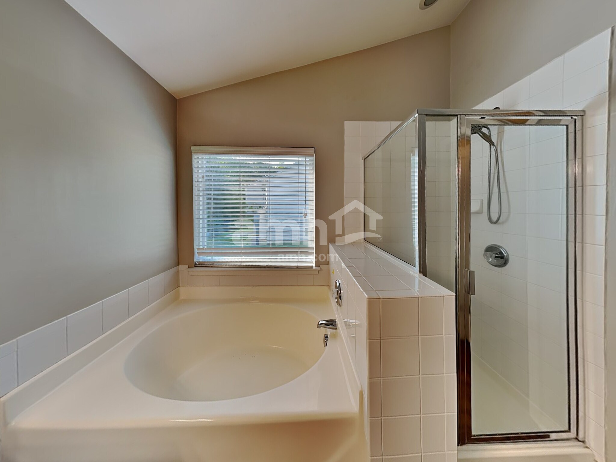 Building Photo - 3324 Glamorgan Ct
