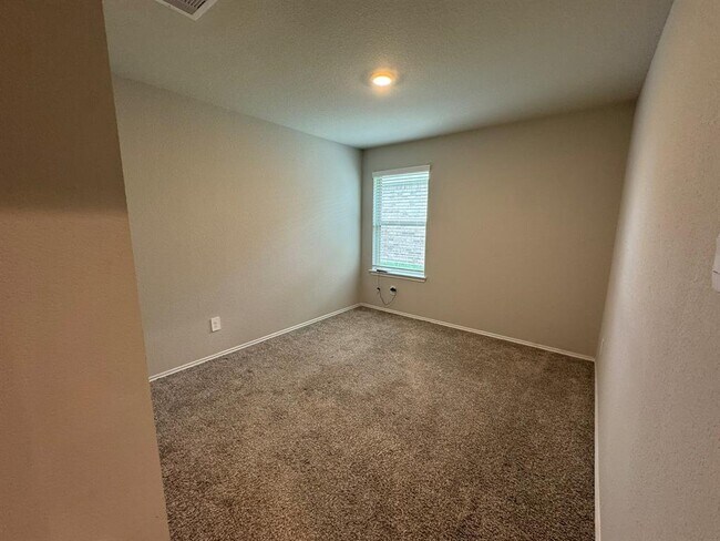 Building Photo - 2407 Poplar Copse Ct