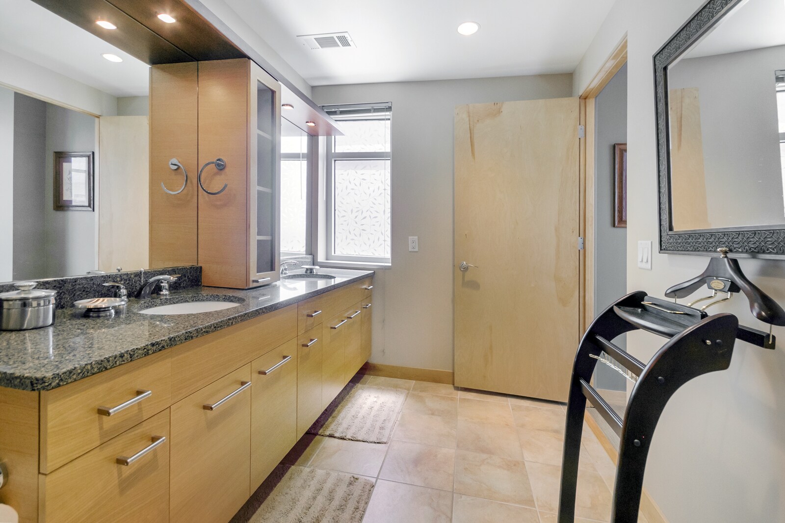 Building Photo - 309 W Washington Ave