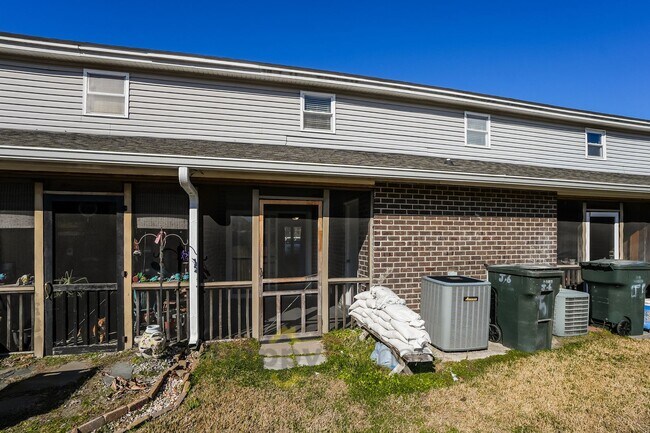 Building Photo - 2 Bed 1.5 Bath in Mepkin Place of West Ashley