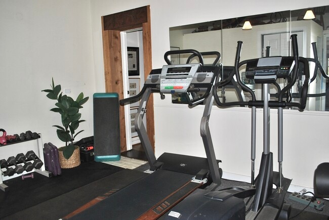 Area Just Outside the Studio - 408 Riverside Ave