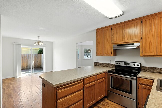 Building Photo - Single Family Ranch in Silverton