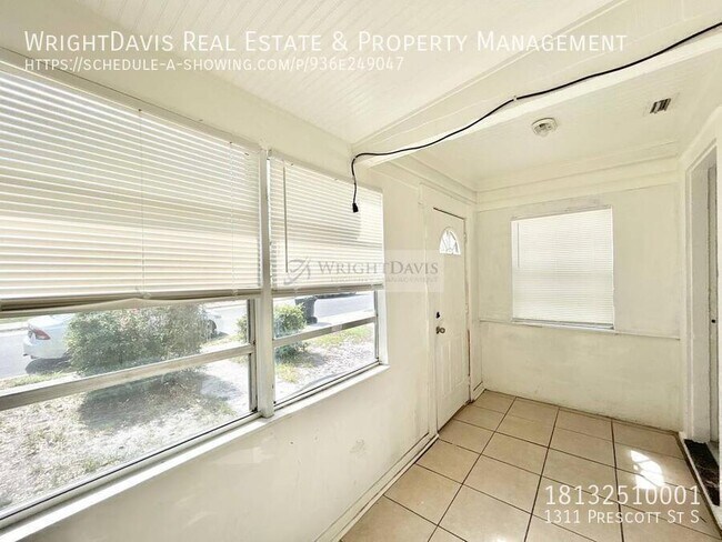 Building Photo - 1311 Prescott St S