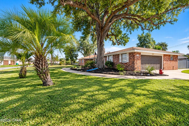 Building Photo - 4608 Sunset Dr