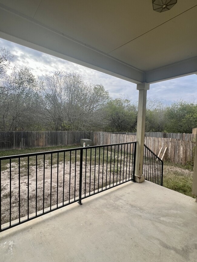 Building Photo - 9411 Rainbow Creek