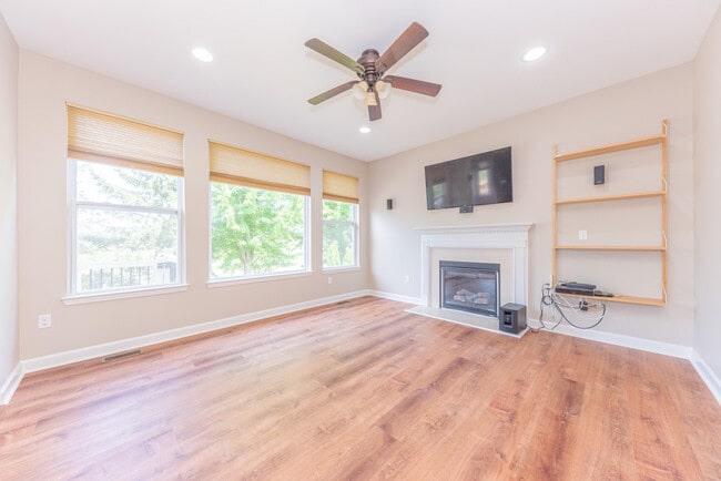 Building Photo - 51344 E Bourne Terrace