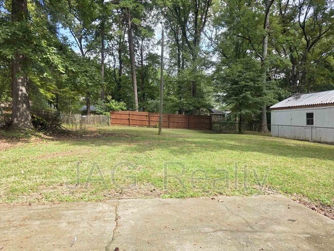 Building Photo - 841 Carrington Dr