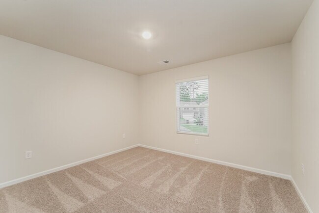 Building Photo - 8050 Moose Crk Dr