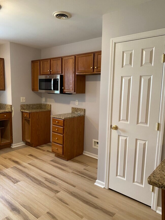 Building Photo - 186 Christine Dr