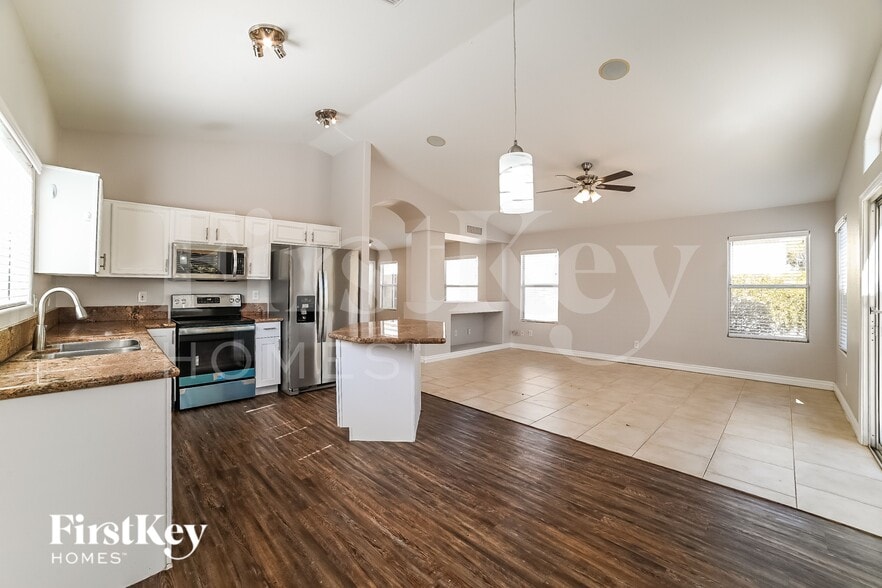 Building Photo - 4367 E Campo Bello Dr