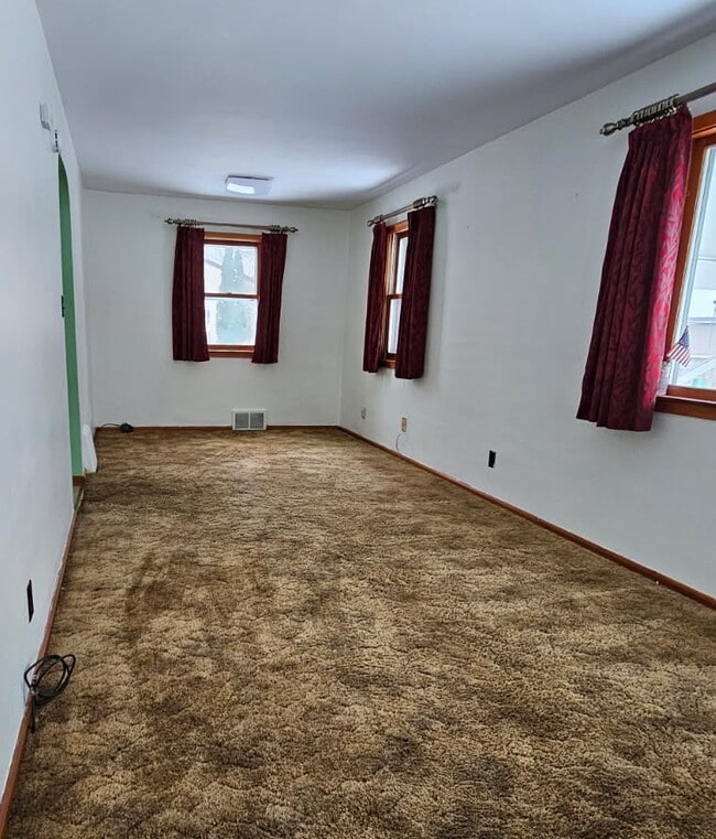 Building Photo - 515 N 8th Ave