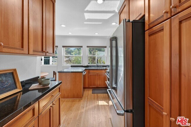 Building Photo - 1515 Rendall Pl