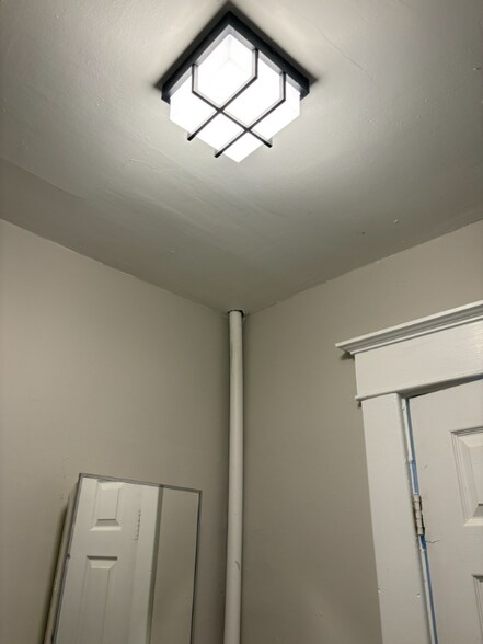 Building Photo - 3130 N Park Ave