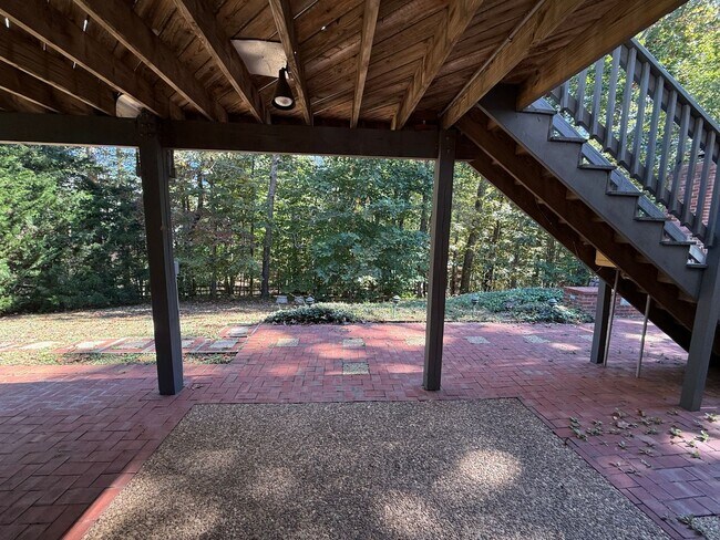 Building Photo - 935 Charter Oaks Dr