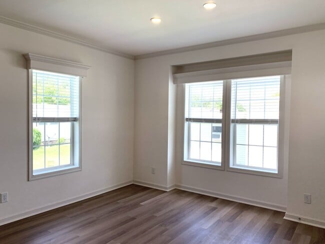 Building Photo - 141 Millwood Rd