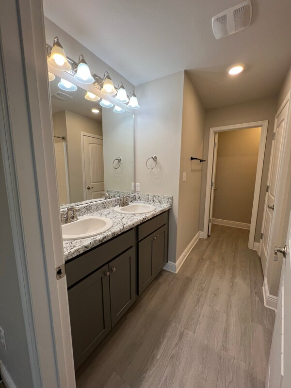 Building Photo - 14604 Canal Lp
